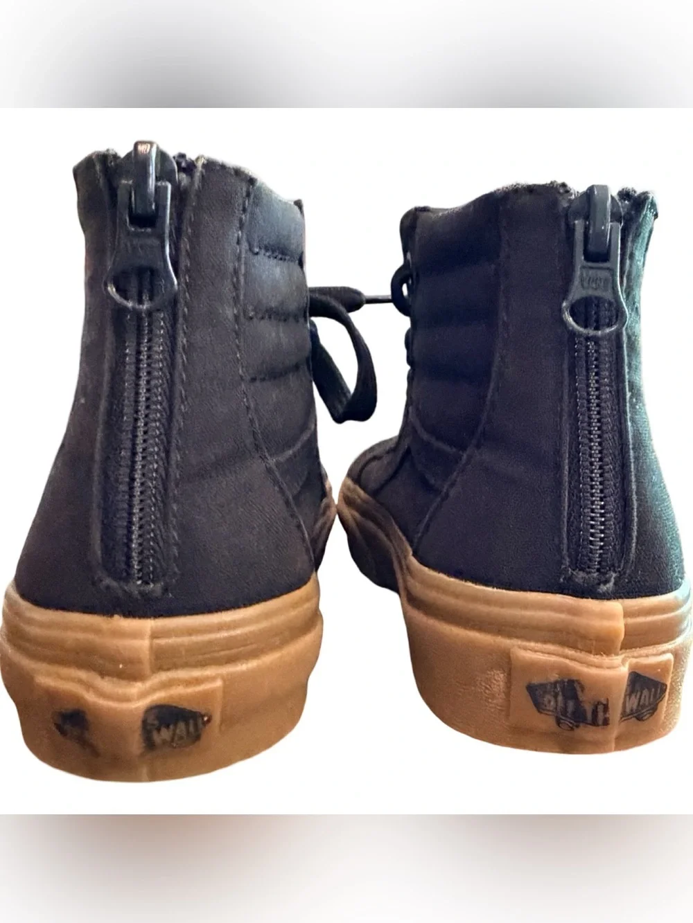 Vans Sk8-Hi Kids 12.5 Black on Black/ Gum Sole/ Back Zip